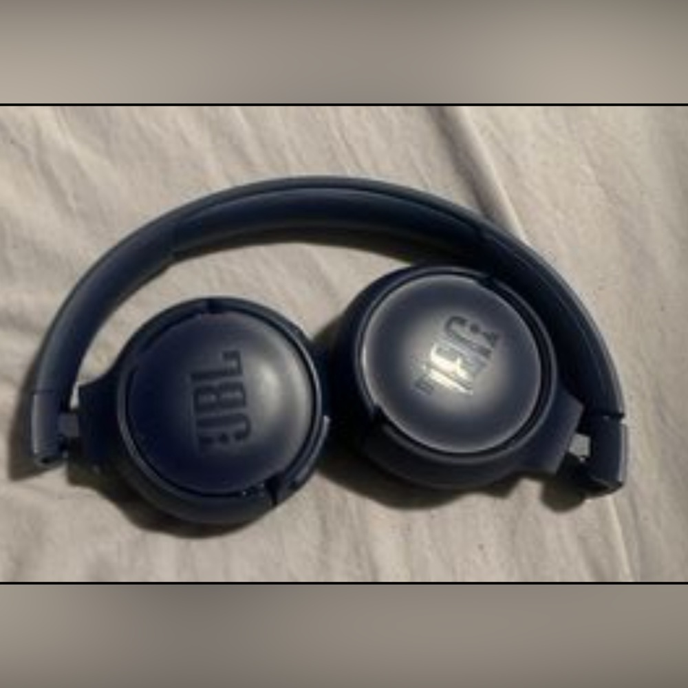 JBL bluetooth headphones